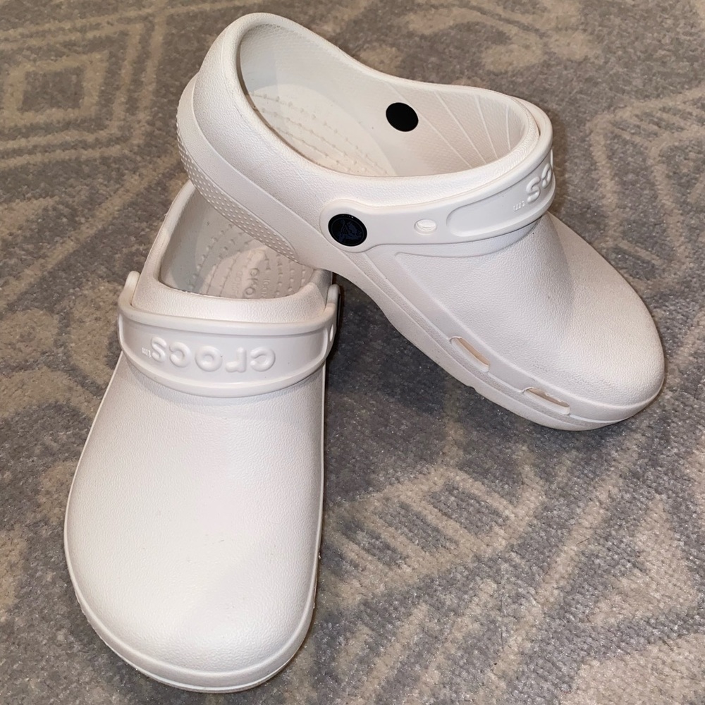 White Crocs - Speciality Work Clogs with Ventilation - Like New - Size W6 / M4